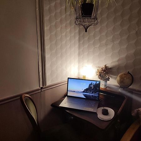 L'Echappee Belle Bed & Breakfast Шартър Екстериор снимка